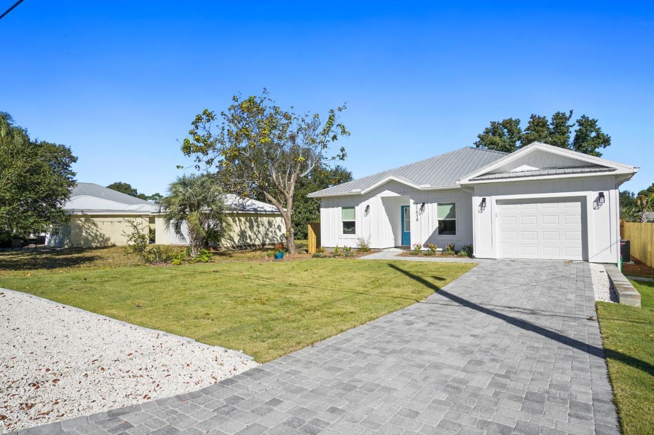 House W/private Pool - The Sanderling Holiday home